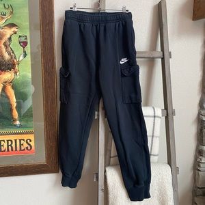 Men’s Nike cargo sweat pants, size small